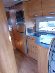 Wohnmobil_Innen_Küche